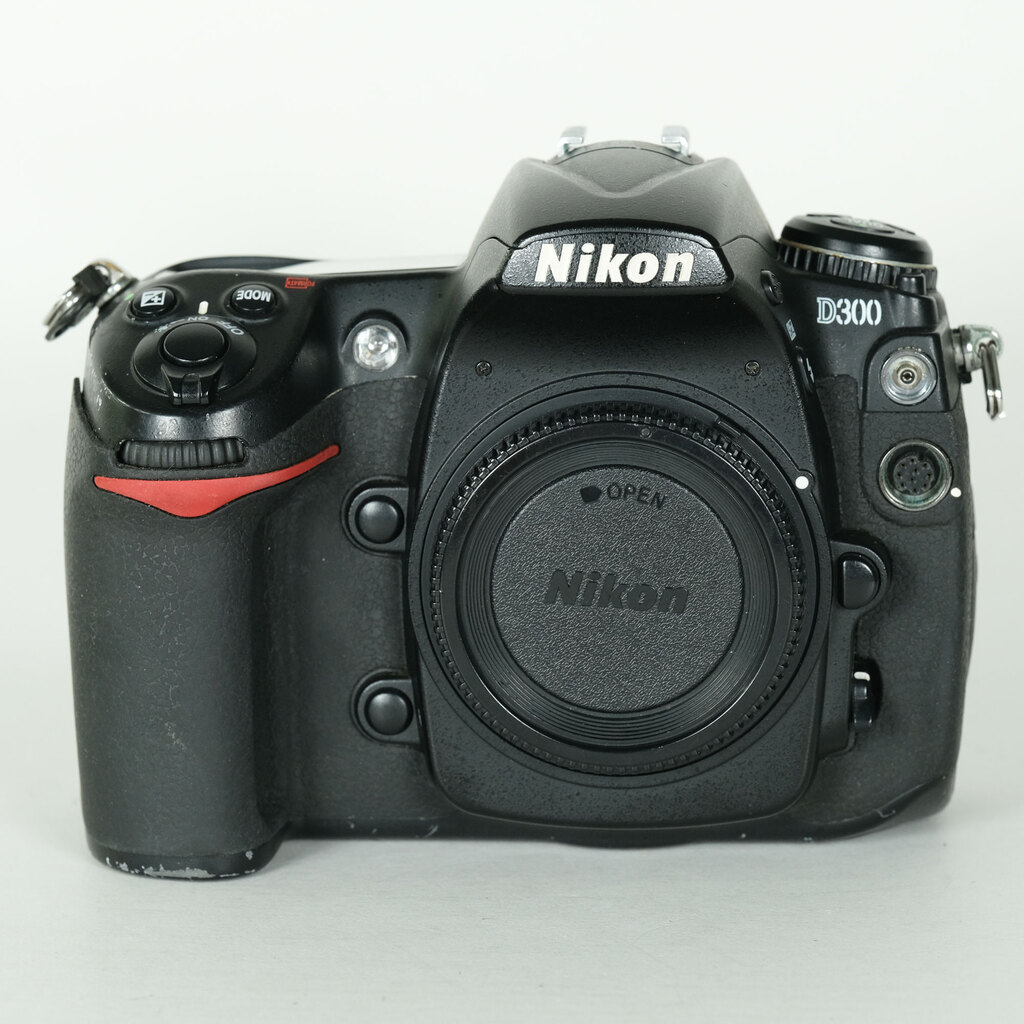 D300 ボディ 中古価格比較 - 価格.com