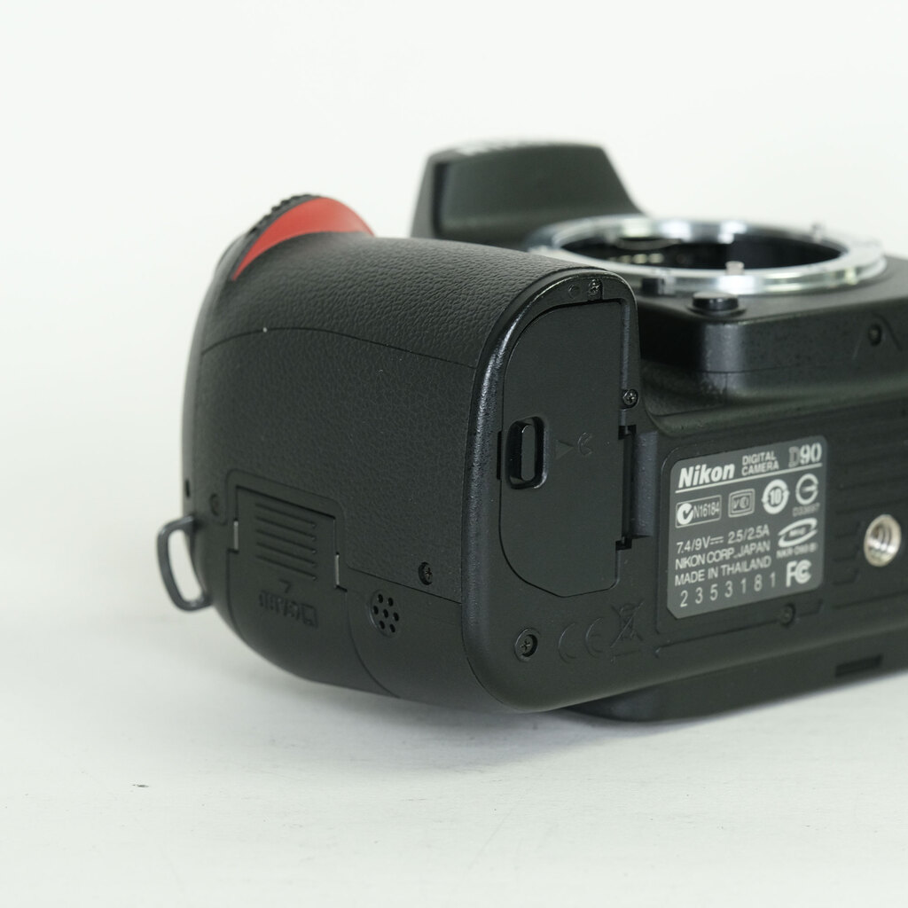 Nikon D90 ボディ