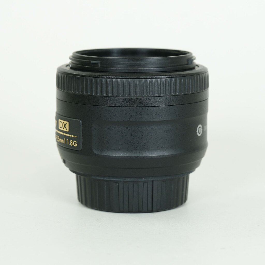 Nikon AF-S DX NIKKOR 35mm f/1.8G Nikon AF-S DX NIKKOR 35mm f/1.8G