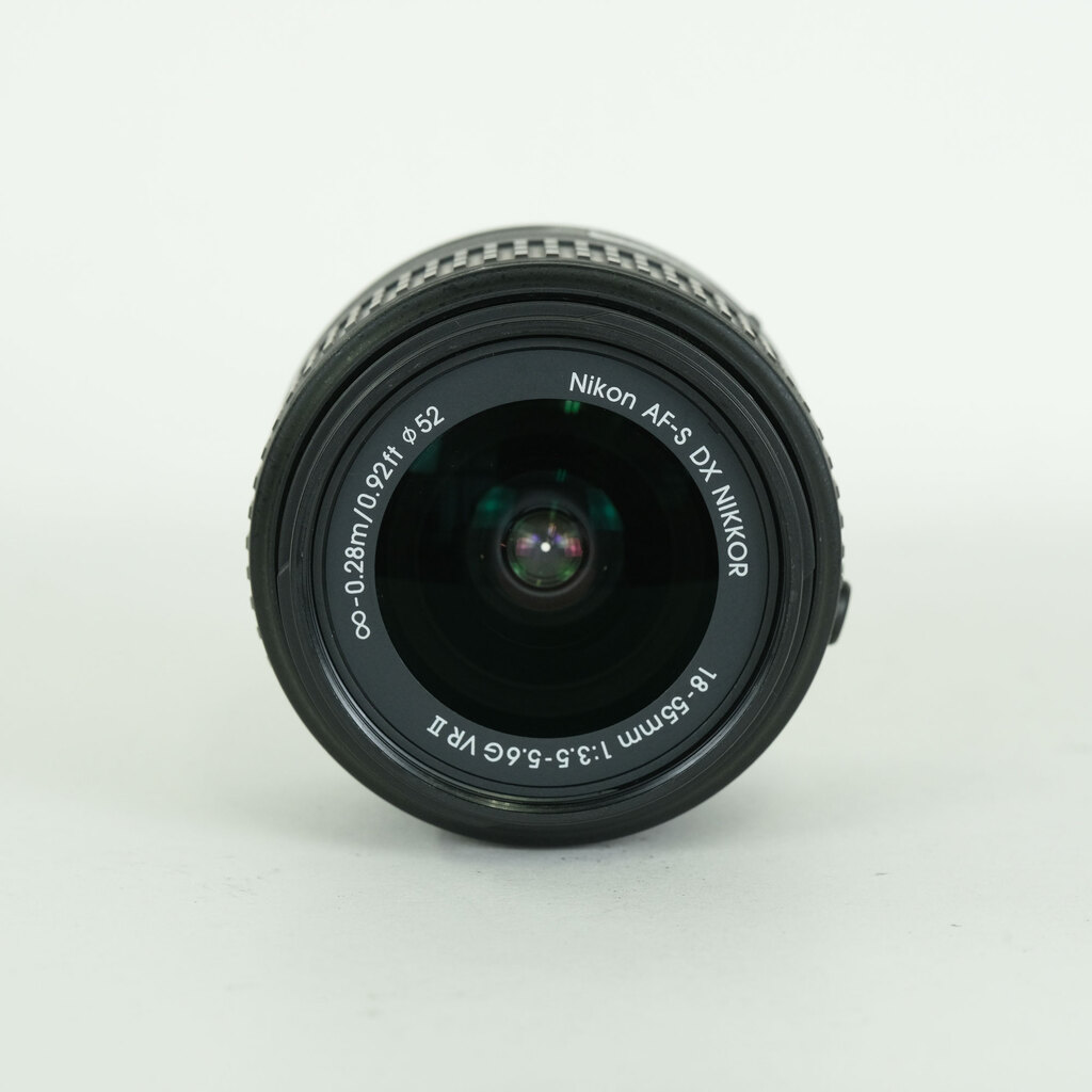 Nikon AF-S DX NIKKOR 18-55mm f3.5-5.6G VR II