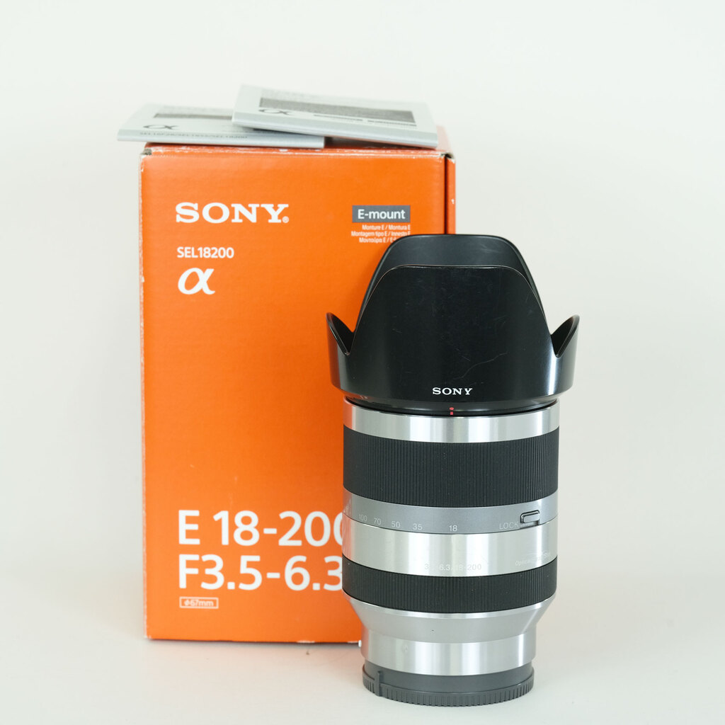 SONY E18-200mm F3.5-6.3 OSS SEL18200