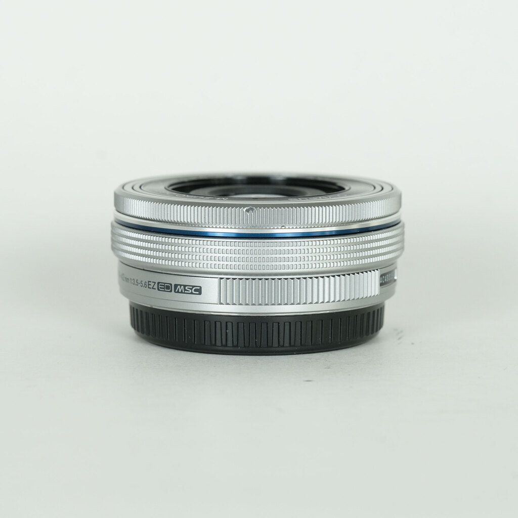 OLYMPUS M.ZUIKO DIGITAL ED 14-42mm F3.5-5.6 EZ シルバー OLYMPUS M.ZUIKO DIGITAL ED 14-42mm F3.5-5.6 EZ シルバー