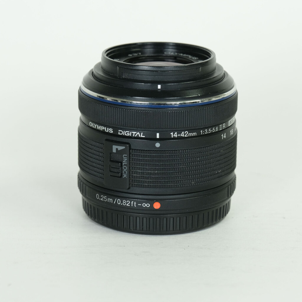 OLYMPUS M.ZUIKO DIGITAL 14-42mm F3.5-5.6IIR ブラック