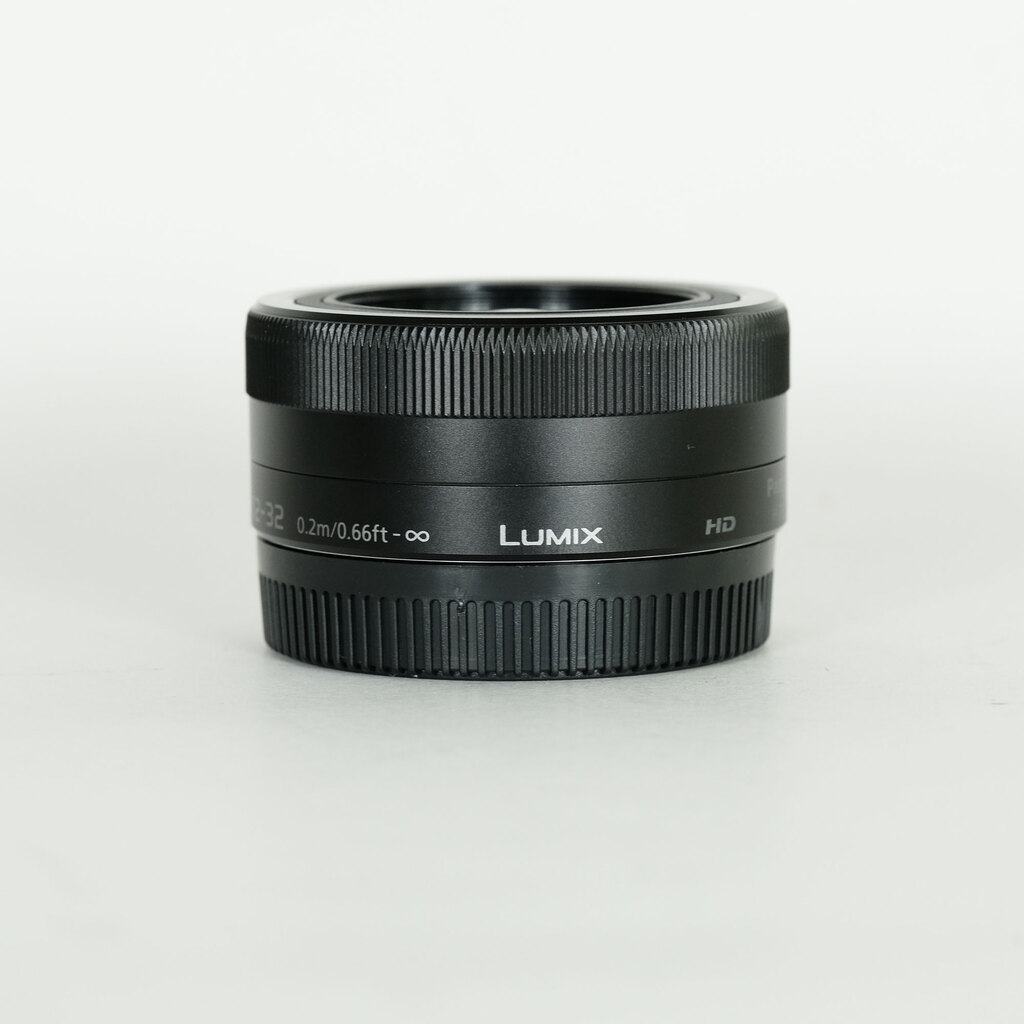 Panasonic LUMIX G VARIO 12-32mm / F3.5-5.6 ASPH. / MEGA O.I.S.
