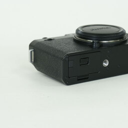 FUJIFILM X-E4