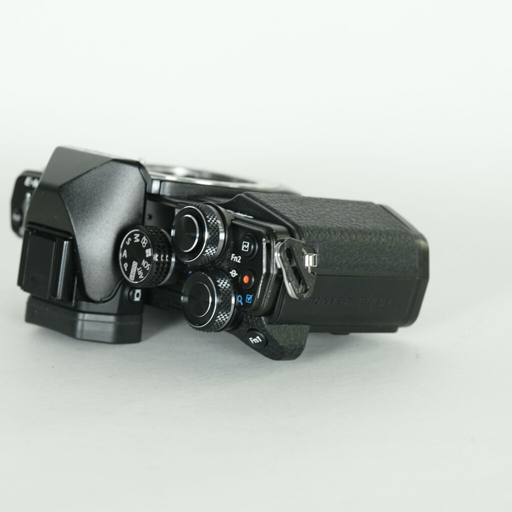 OLYMPUS OM-D E-M10 Mark II