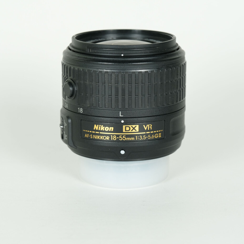 Nikon AF-S DX NIKKOR 18-55mm f3.5-5.6G VR II