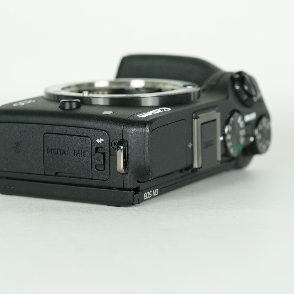 Canon EOS M3 ボディ ブラックの出品 | ONE SCENE（ワンシーン）