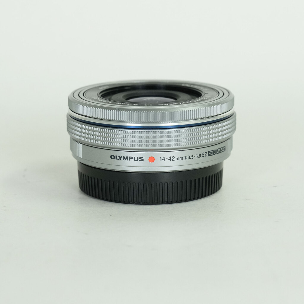 OLYMPUS M.ZUIKO DIGITAL ED 14-42mm F3.5-5.6 EZ シルバー OLYMPUS M.ZUIKO DIGITAL ED 14-42mm F3.5-5.6 EZ シルバー