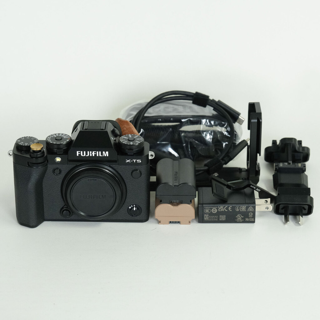 FUJIFILM X-T5 FUJIFILM X-T5