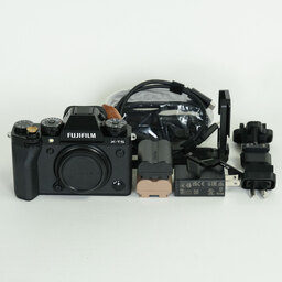 FUJIFILM X-T5 FUJIFILM X-T5