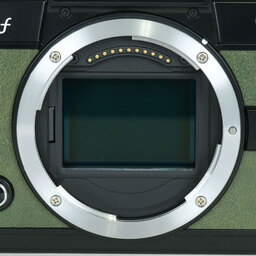 Nikon Z f プレミアムエクステリア張替済み