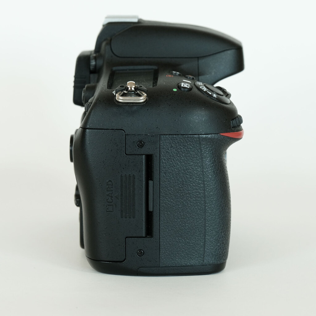 Nikon D610の出品 | ONE SCENE（ワンシーン）