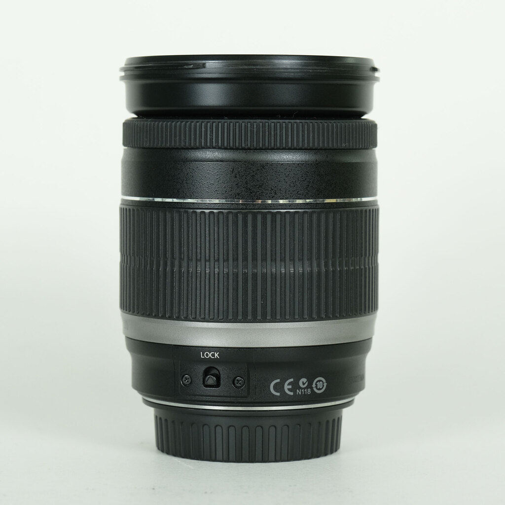 Canon EF-S18-200mm F3.5-5.6 IS