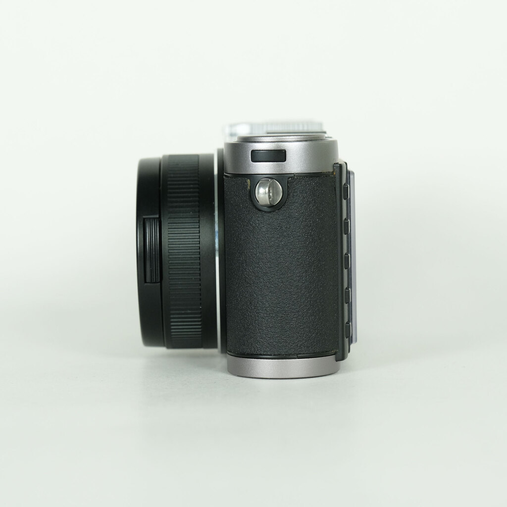 LEICA X1 スチールグレーの出品 | ONE SCENE（ワンシーン）