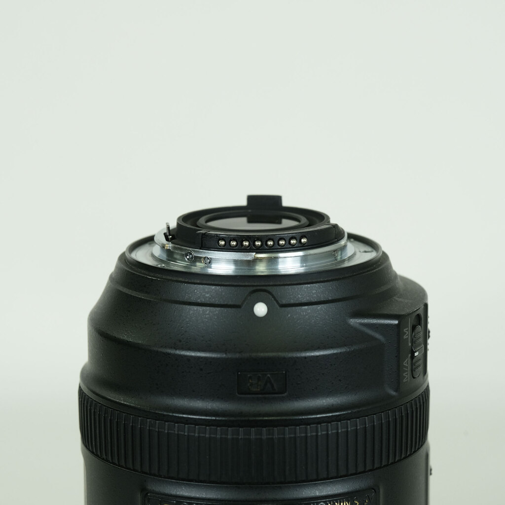 Nikon AF-S DX NIKKOR 18-300mm F3.5-5.6G ED VR