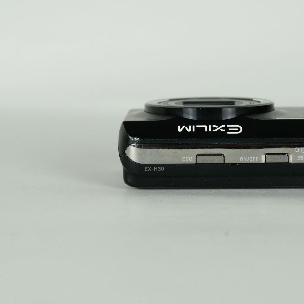 CASIO EXILIM EX-H30 ブラックの出品 | ONE SCENE（ワンシーン）