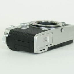 OLYMPUS PEN-F