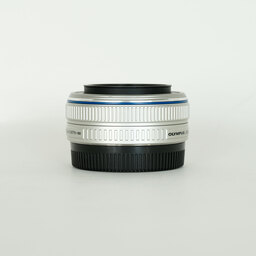 OLYMPUS M.ZUIKO DIGITAL 17mm F2.8 シルバー