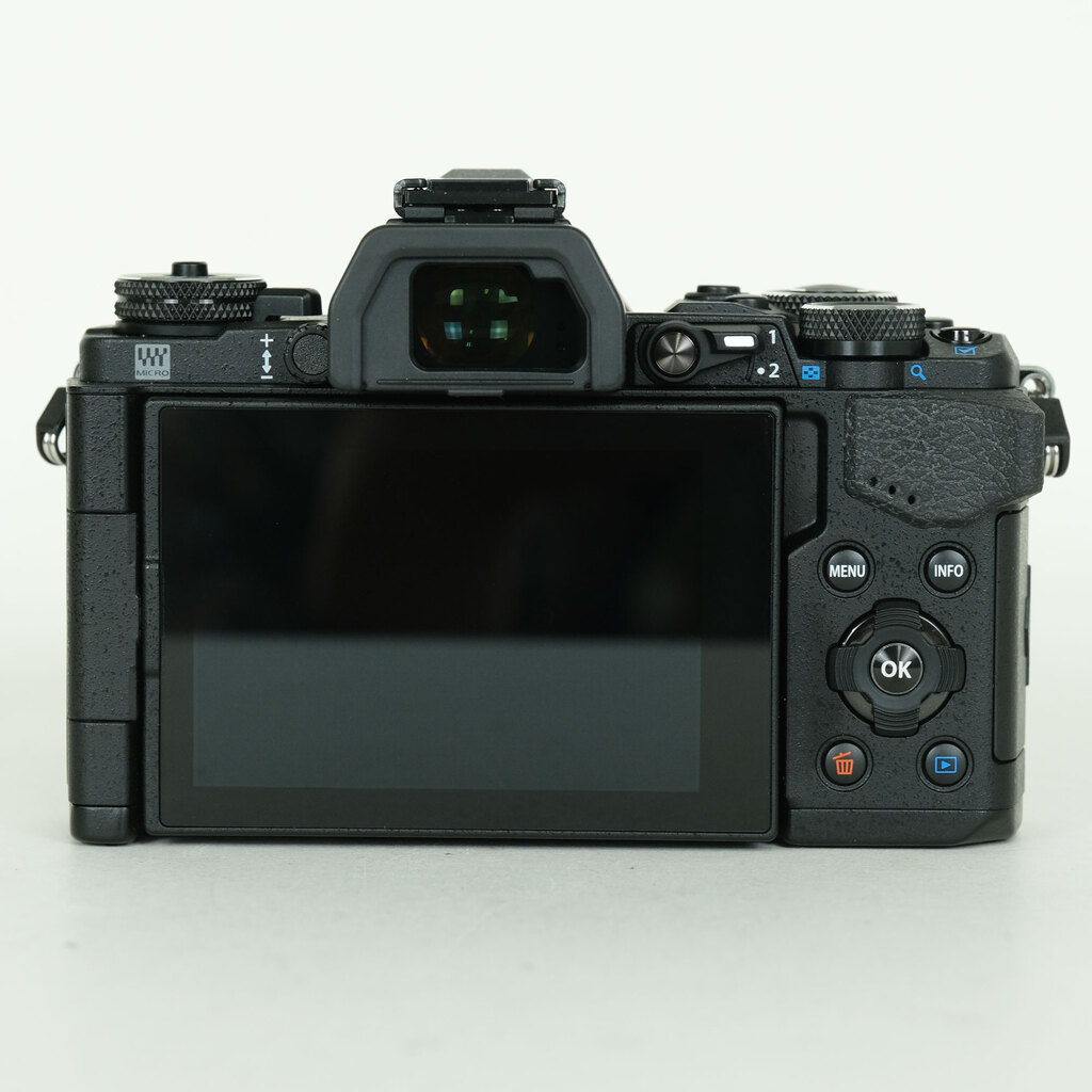 OLYMPUS OM-D E-M5 Mark II