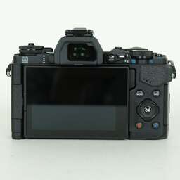 OLYMPUS OM-D E-M5 Mark II