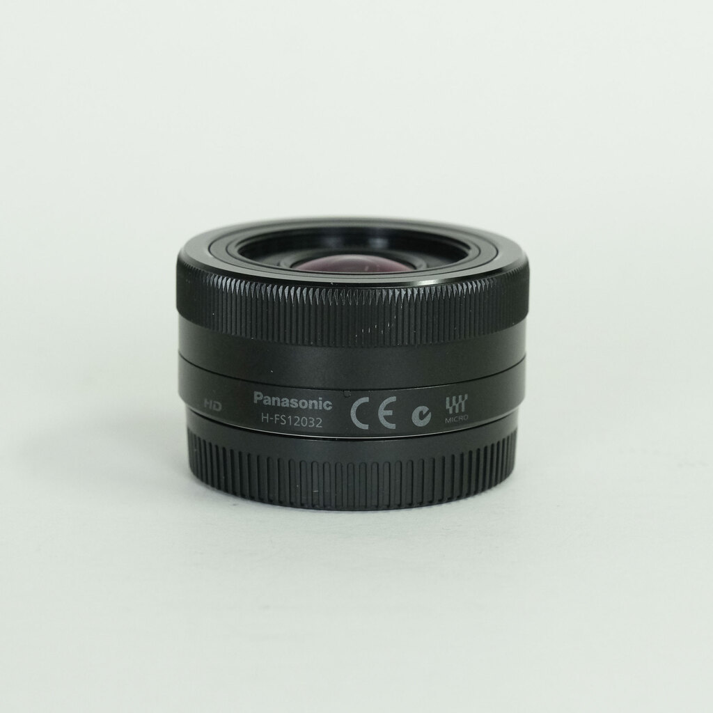 Panasonic LUMIX G VARIO 12-32mm / F3.5-5.6 ASPH. / MEGA O.I.S.