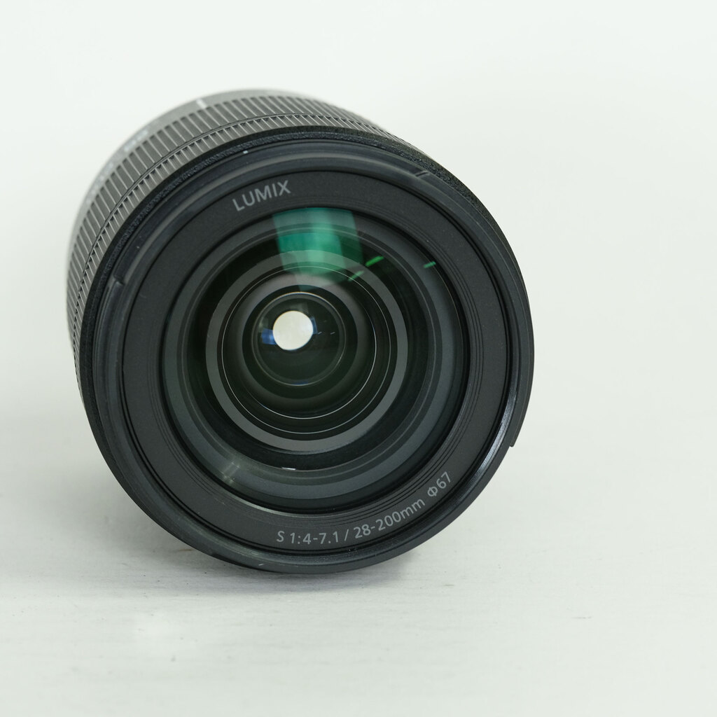 Panasonic LUMIX S 28-200mm F4-7.1 MACRO O.I.S.