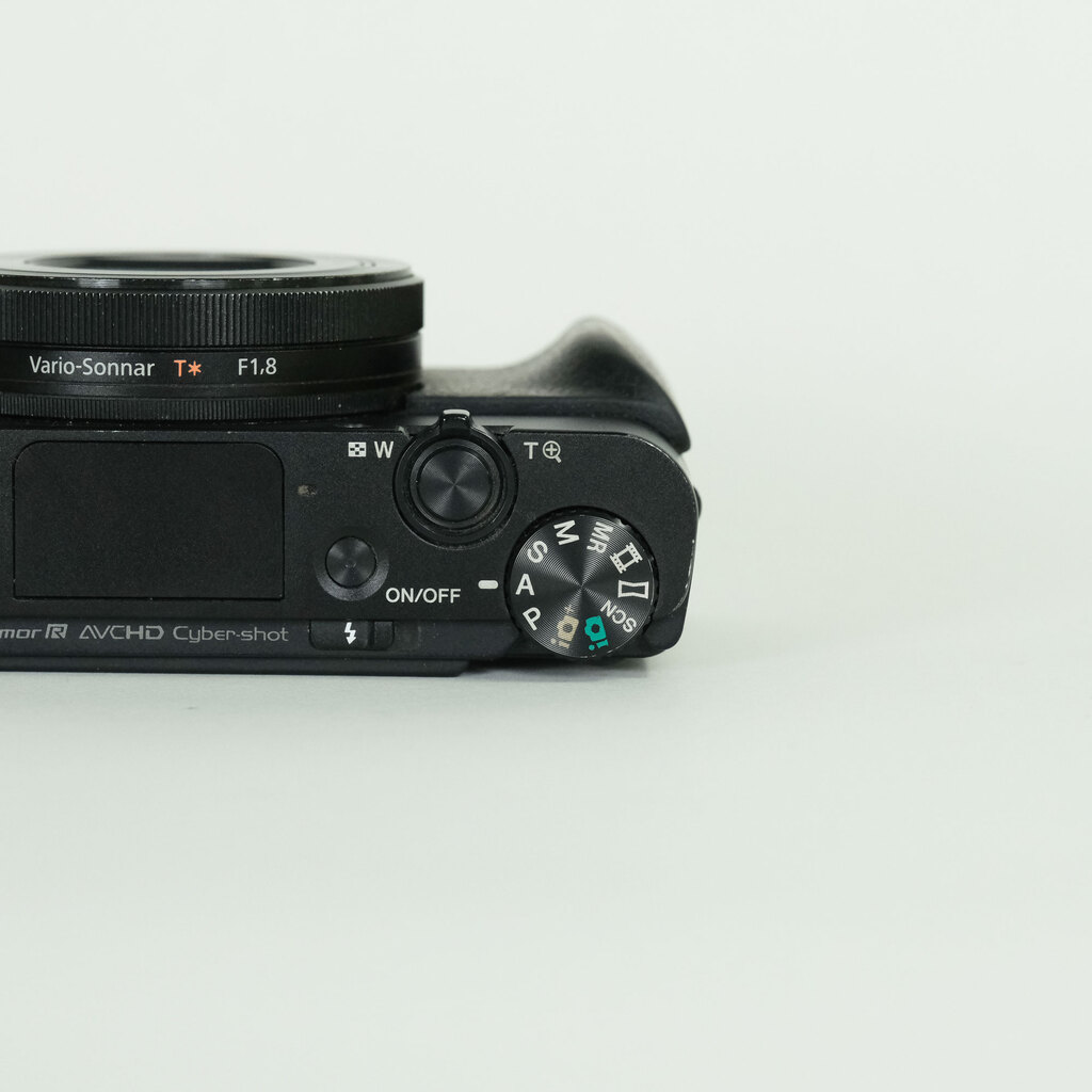 SONY Cyber-shot DSC-RX100M3
