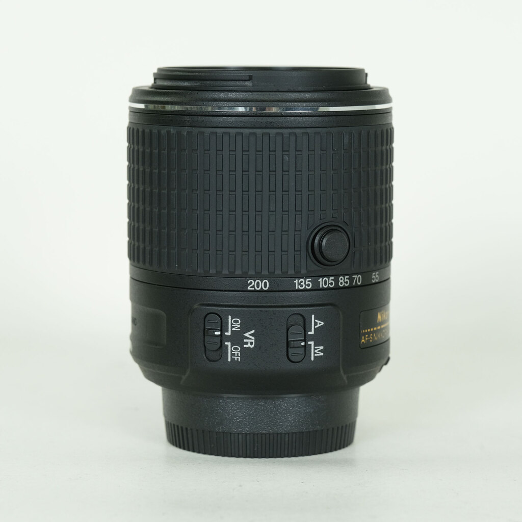 Nikon AF-S DX NIKKOR 55-200mm F4-5.6G ED VR II Nikon AF-S DX NIKKOR 55-200mm F4-5.6G ED VR II