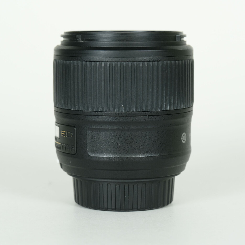 Nikon AF-S NIKKOR 35mm f/1.8G ED Nikon AF-S NIKKOR 35mm f/1.8G ED