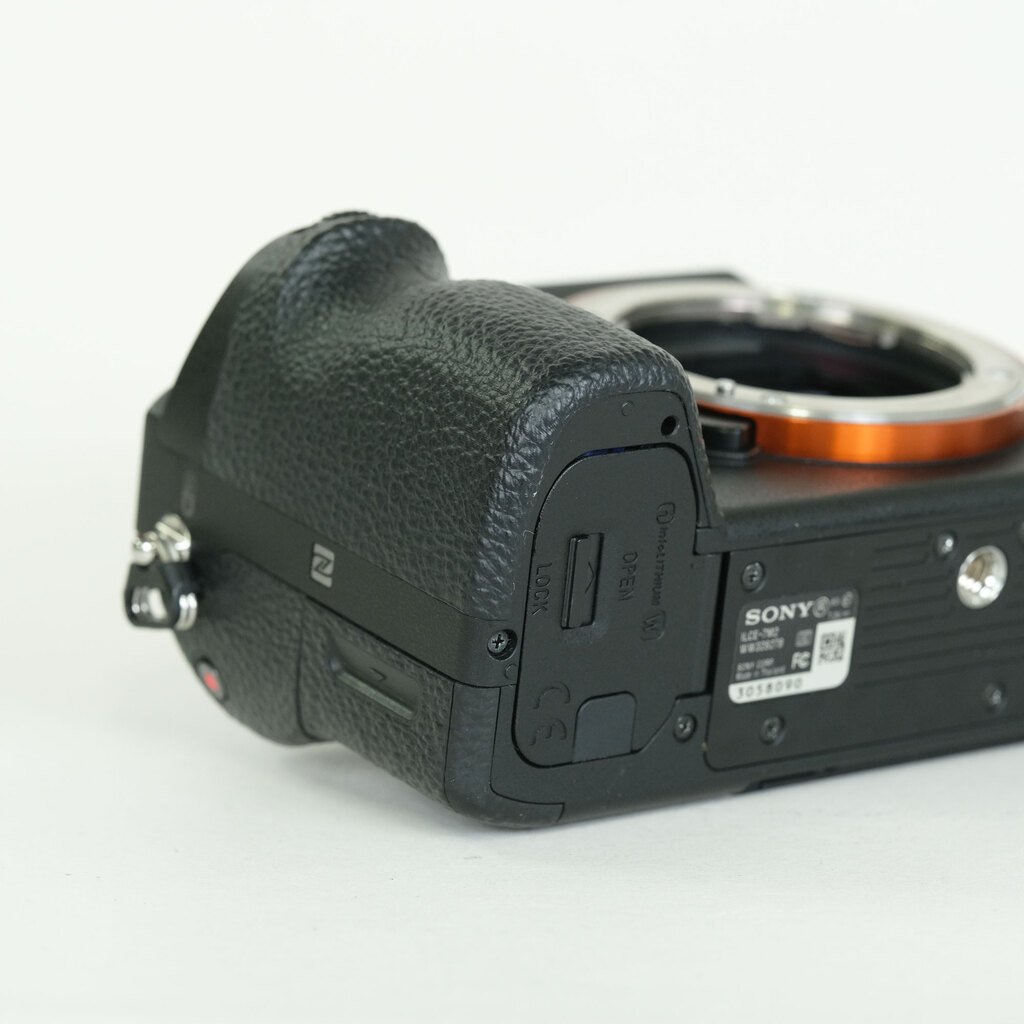 SONY α7 II(ILCE-7M2) SONY α7 II(ILCE-7M2)