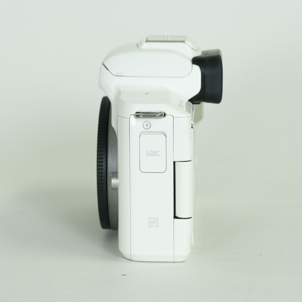 Canon EOS Kiss M