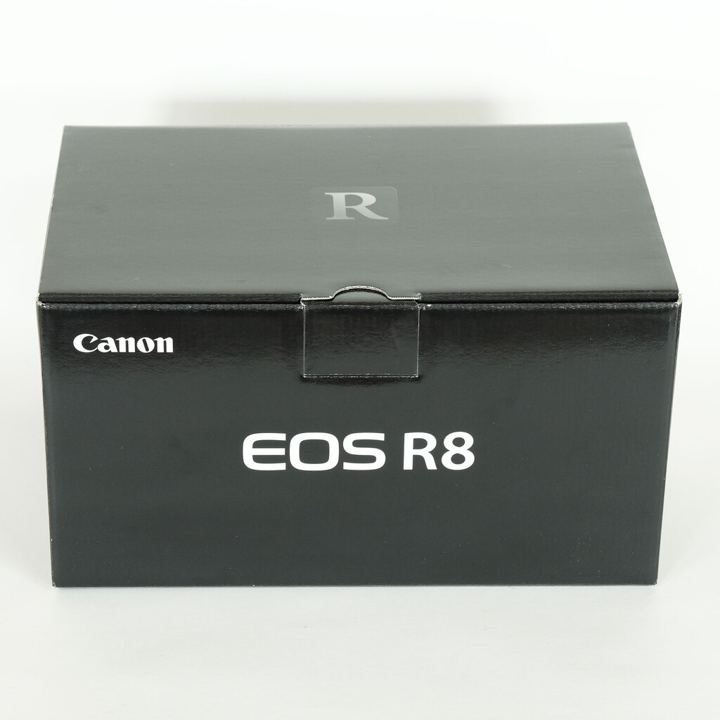 Canon EOS R8