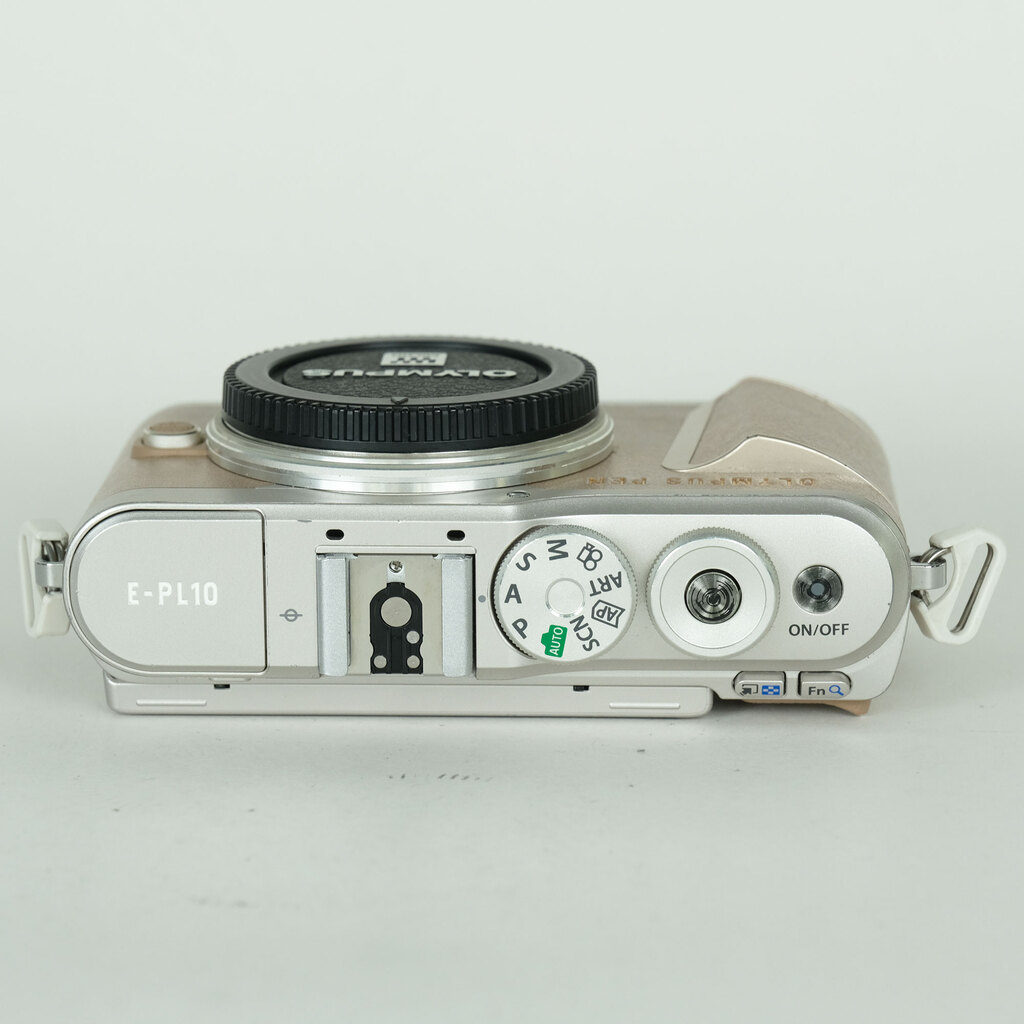 OLYMPUS PEN E-PL10