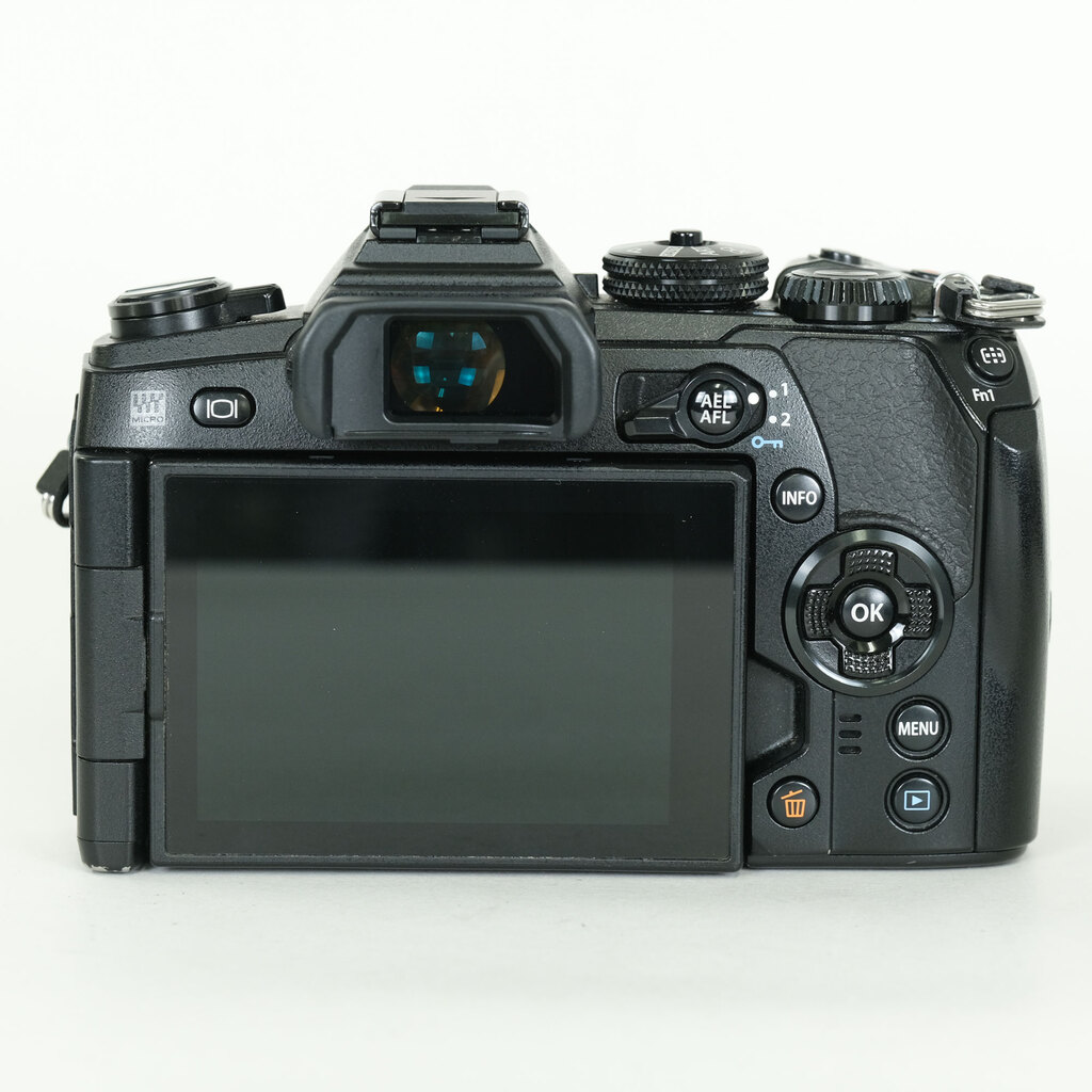 OLYMPUS OM-D E-M1 Mark II