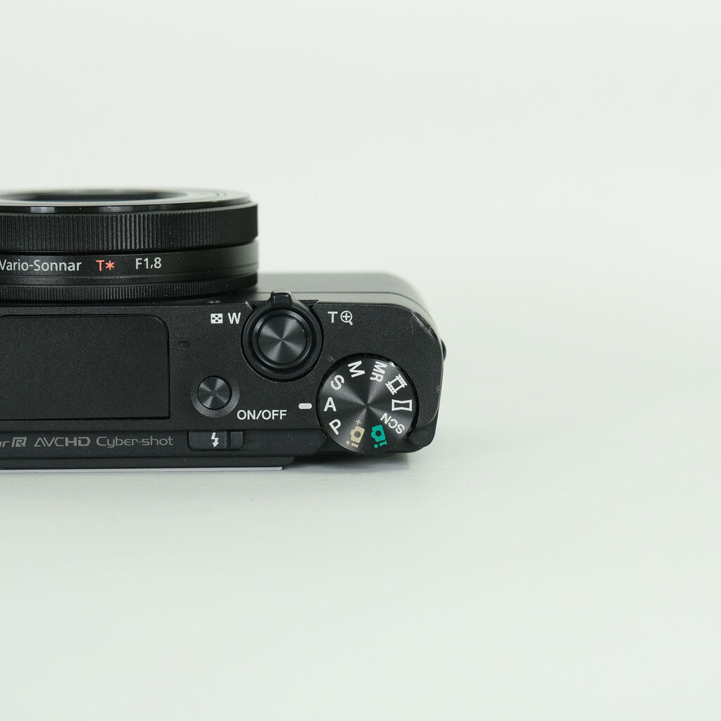SONY Cyber-shot DSC-RX100M3