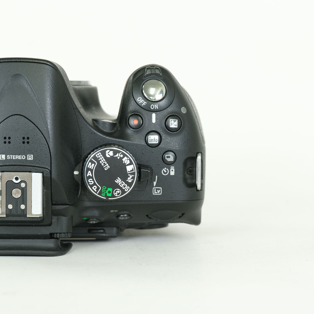 Nikon D5200 ボディ ブラックの出品 | ONE SCENE（ワンシーン）