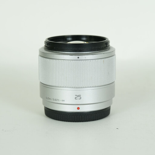 Panasonic LUMIX G 25mm F1.7 ASPH. Panasonic LUMIX G 25mm F1.7 ASPH.