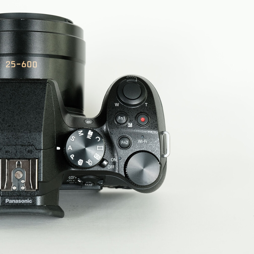 Panasonic LUMIX DMC-FZ300