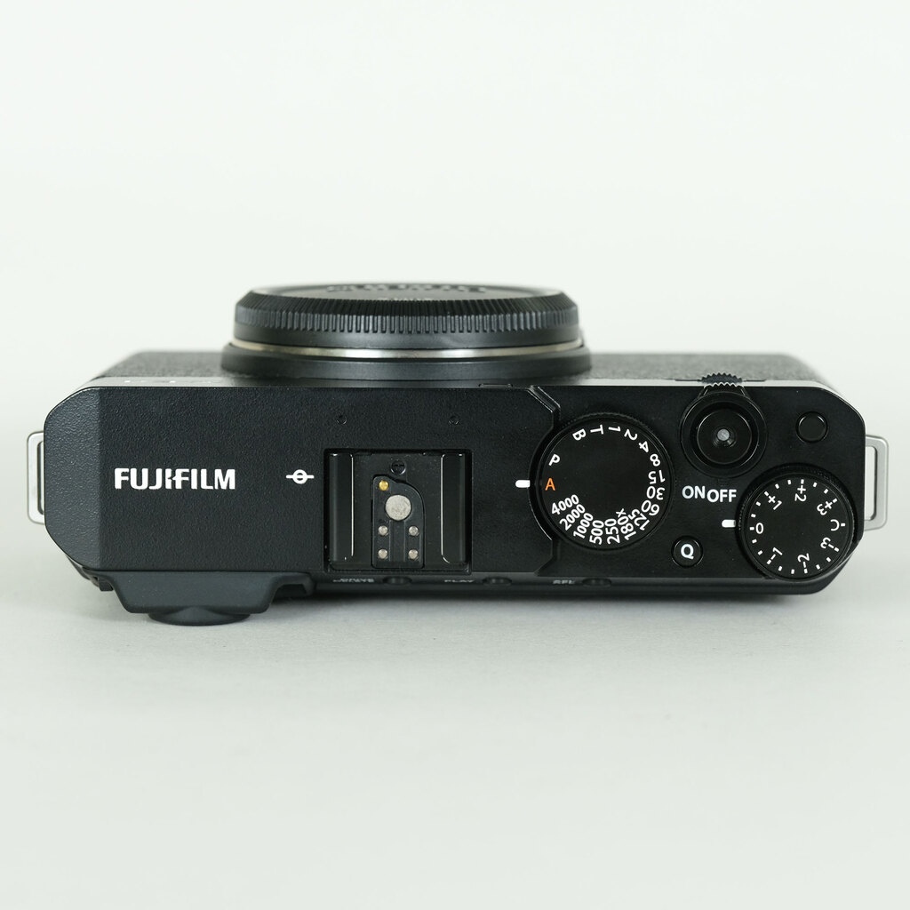 FUJIFILM X-E4