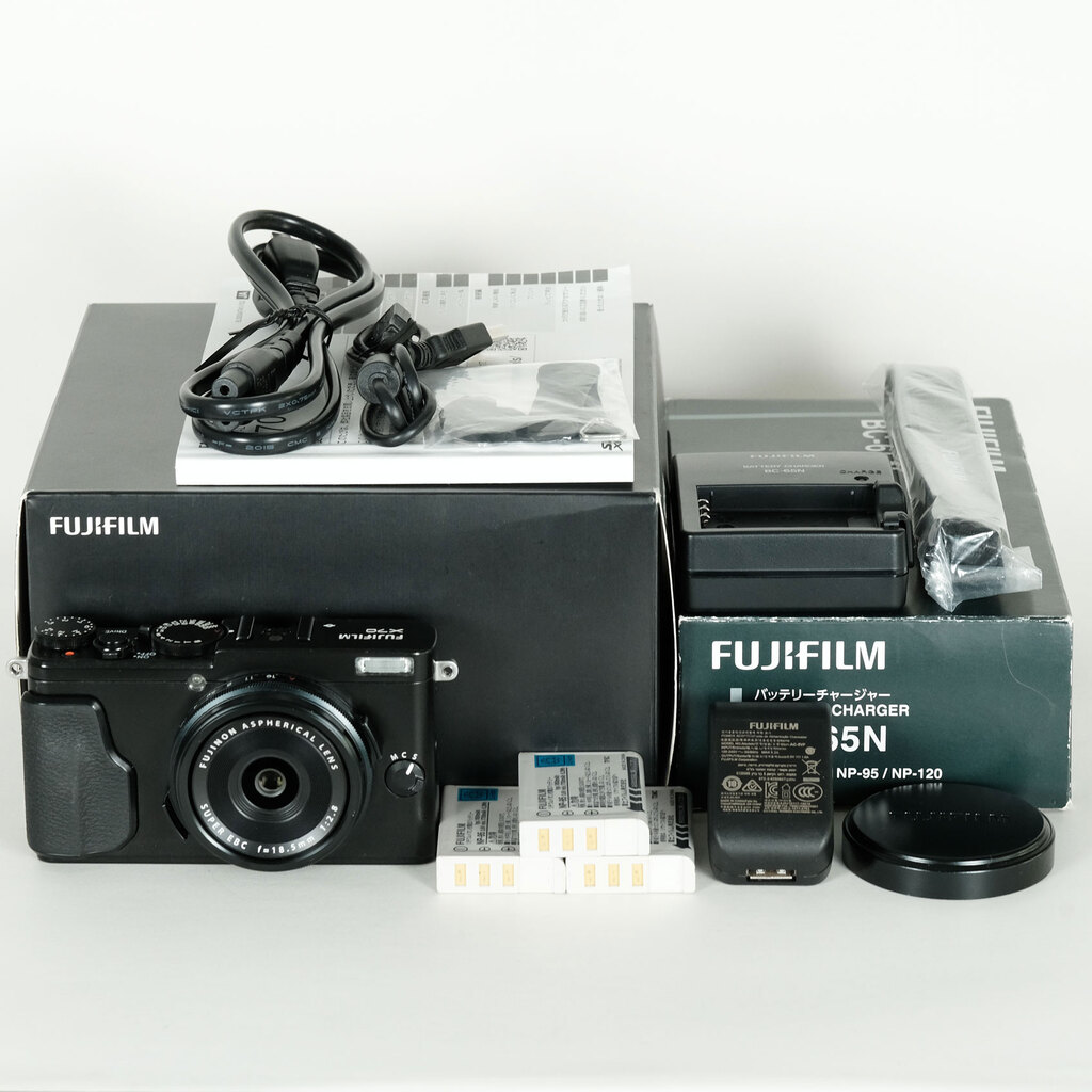 FUJIFILM X70 ブラック