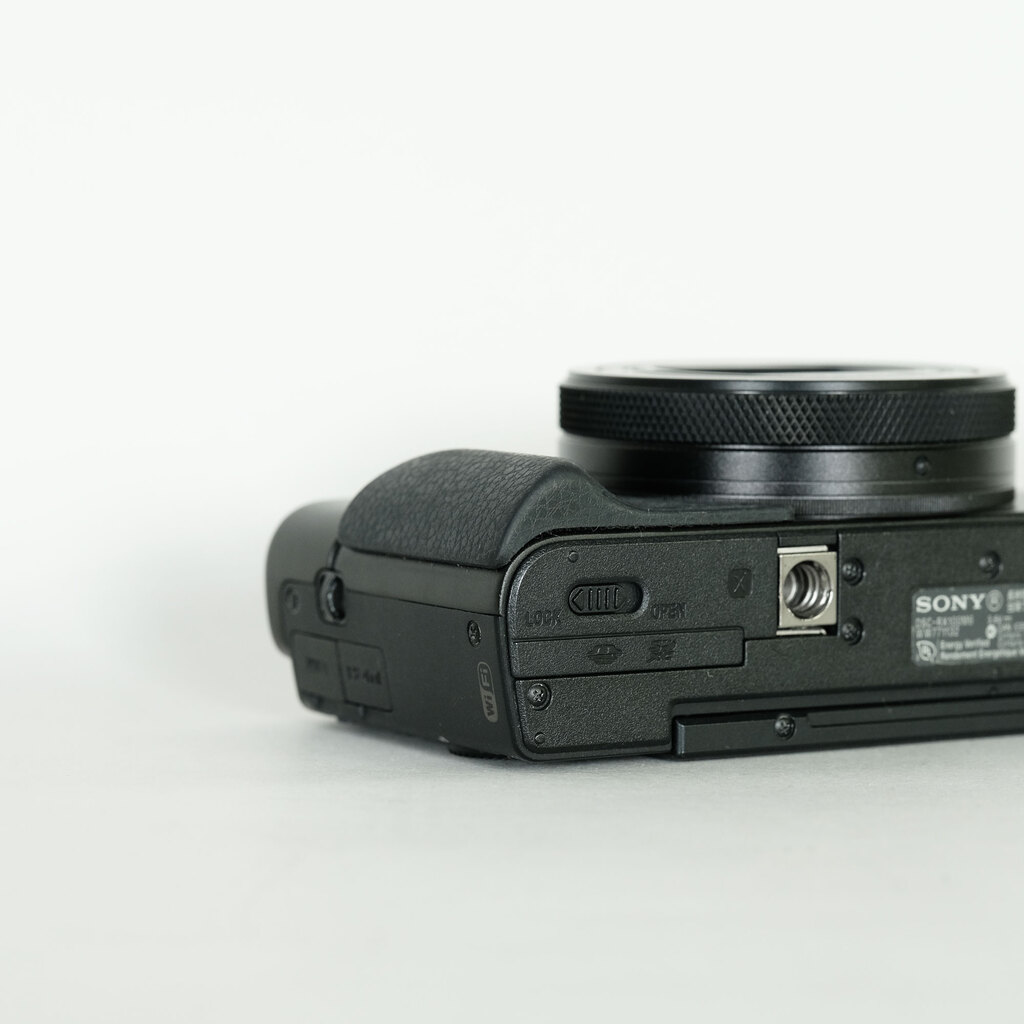 SONY Cyber-shot DSC-RX100M6