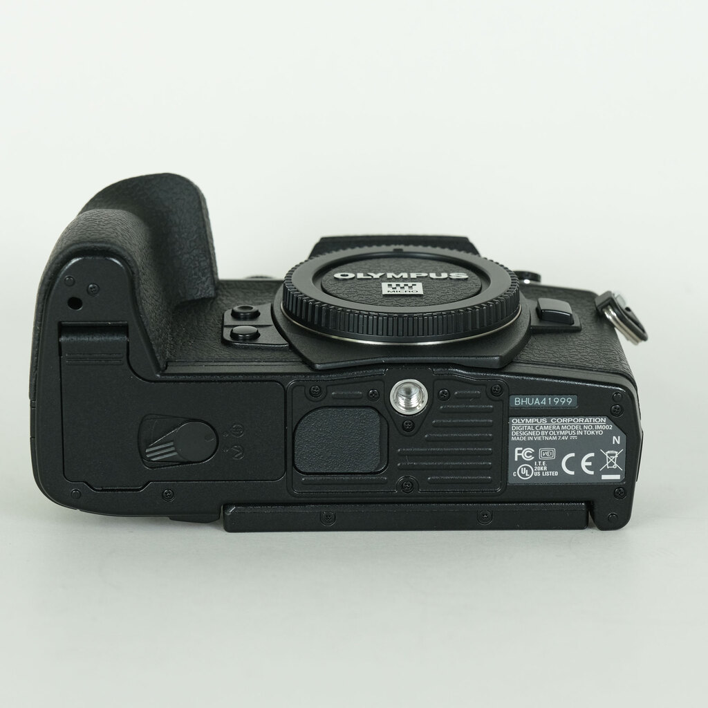 OLYMPUS OM-D E-M1 Mark II