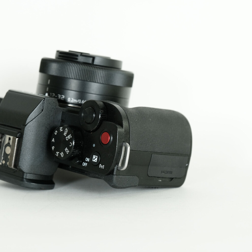 Panasonic LUMIX DC-G100V 標準ズームレンズ ＋ トライポッドグリップキット