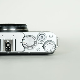 FUJIFILM X-E4