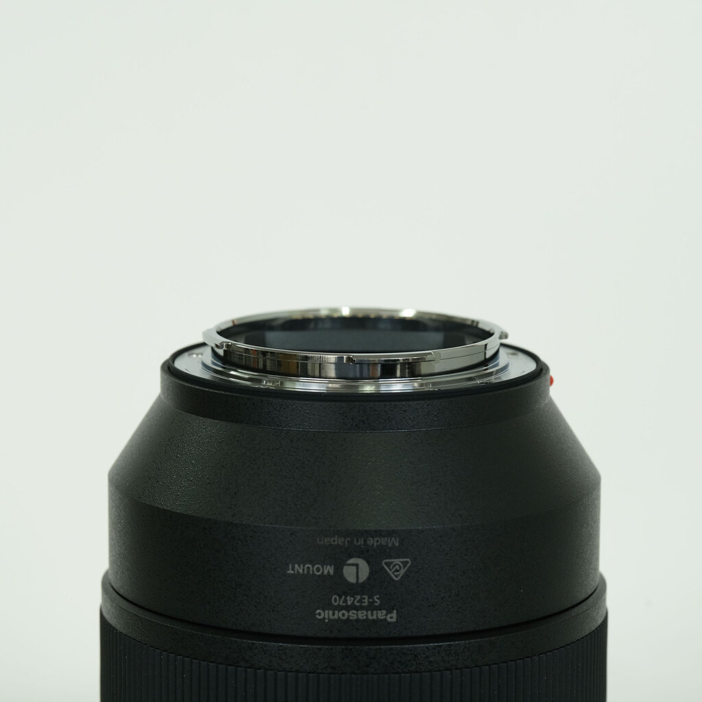 Panasonic LUMIX S PRO 24-70mm F2.8