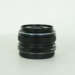 OLYMPUS M.ZUIKO DIGITAL 17mm F1.8