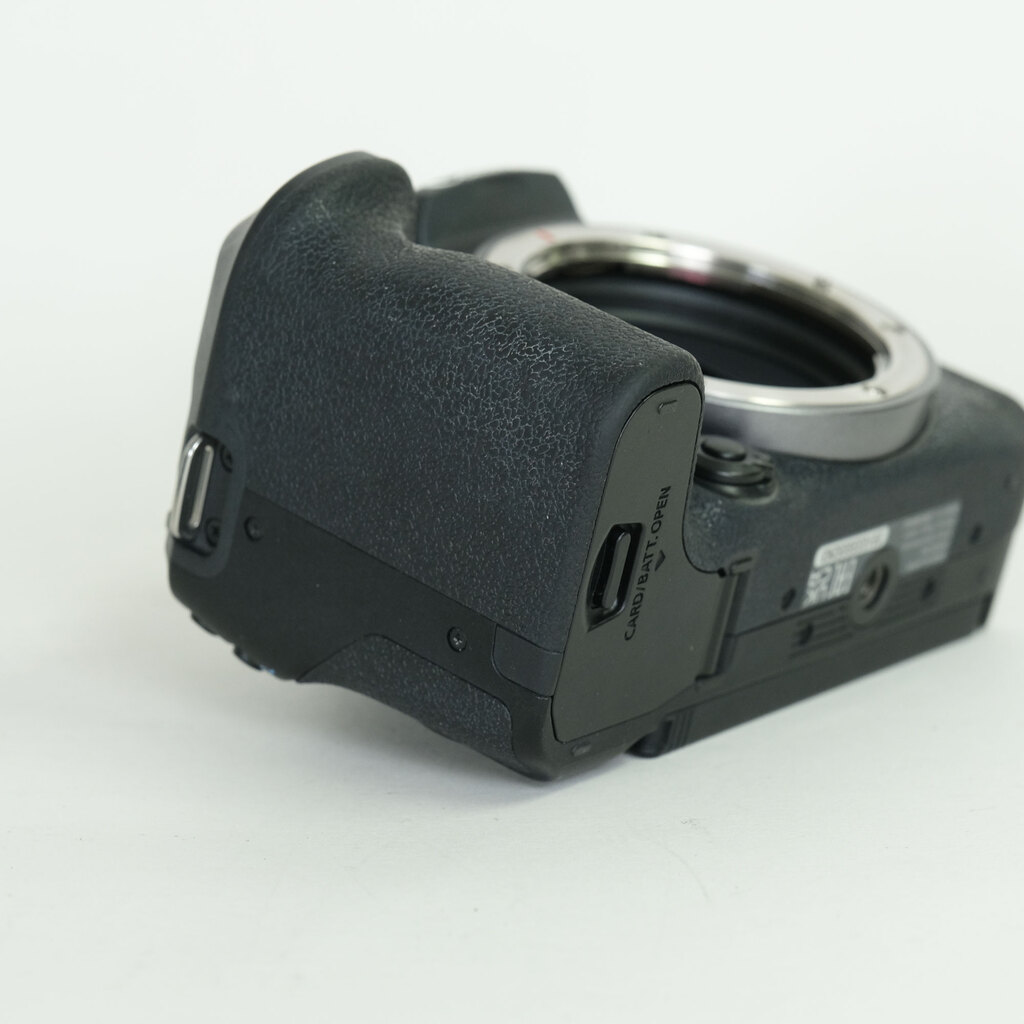 Canon EOS R10