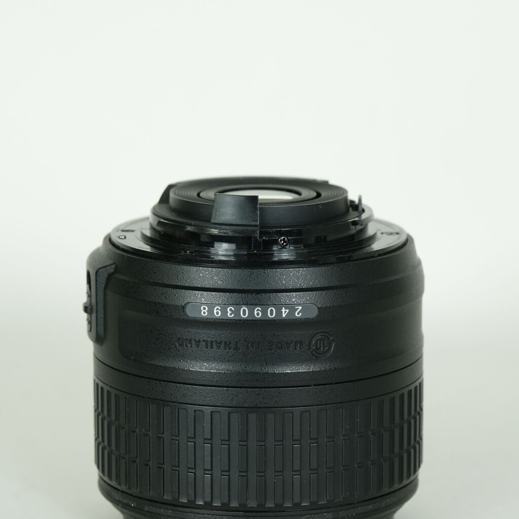 Nikon AF-S DX NIKKOR 18-55mm f3.5-5.6G VR II