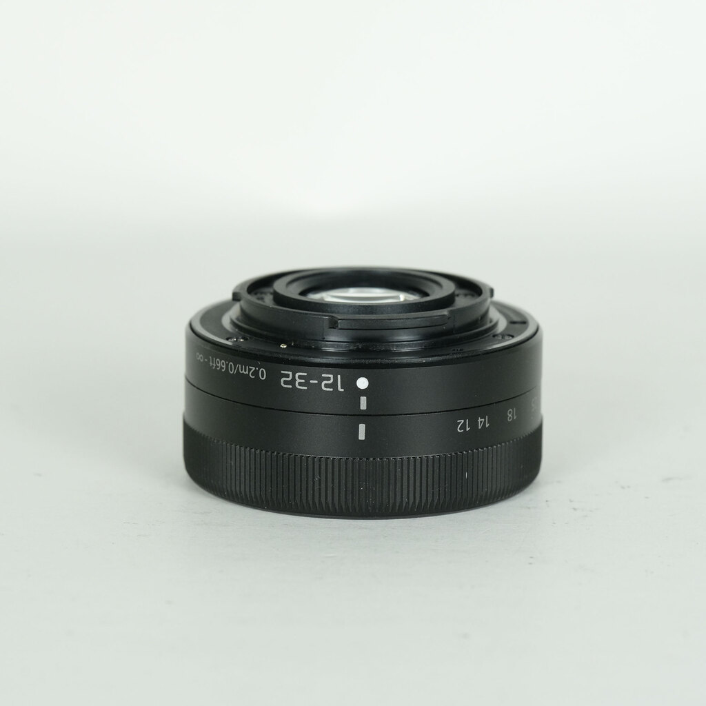 Panasonic LUMIX G VARIO 12-32mm / F3.5-5.6 ASPH. / MEGA O.I.S.の